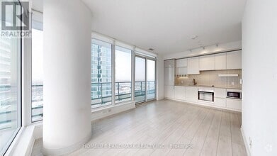 Building Photo - 950-3950 Portage Pkwy