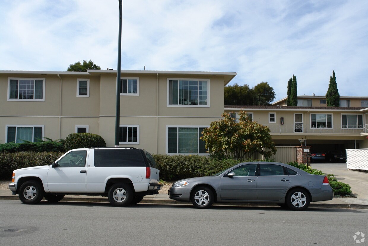 Primary Photo - 1735 Marco Polo Way
