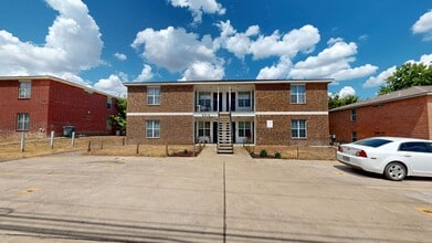 Building Photo - 2315 Terrace Dr