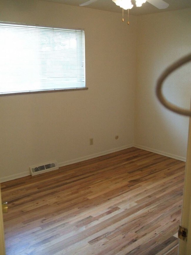 Building Photo - 2463 S Corona St