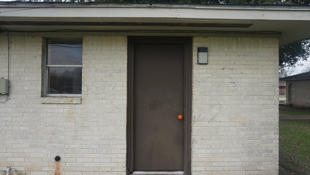 3021 Sycamore Ave Unit 1, Bay City, TX 77414 Apartments in Bay City