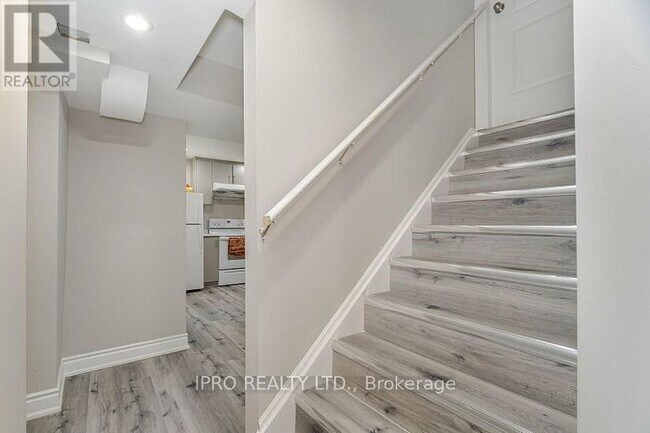Building Photo - 90 Truro Cir