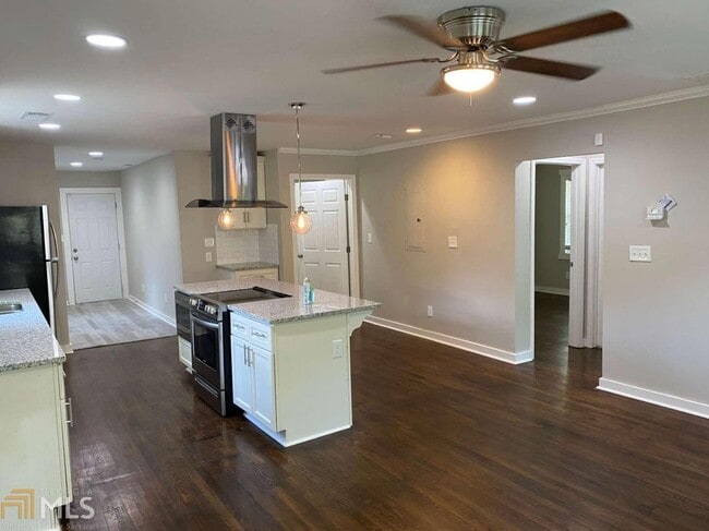 Building Photo - 239 Wynnwood Dr SW