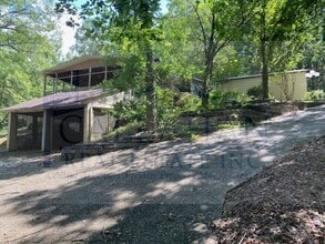 Building Photo - 20010 Burlingame Rd