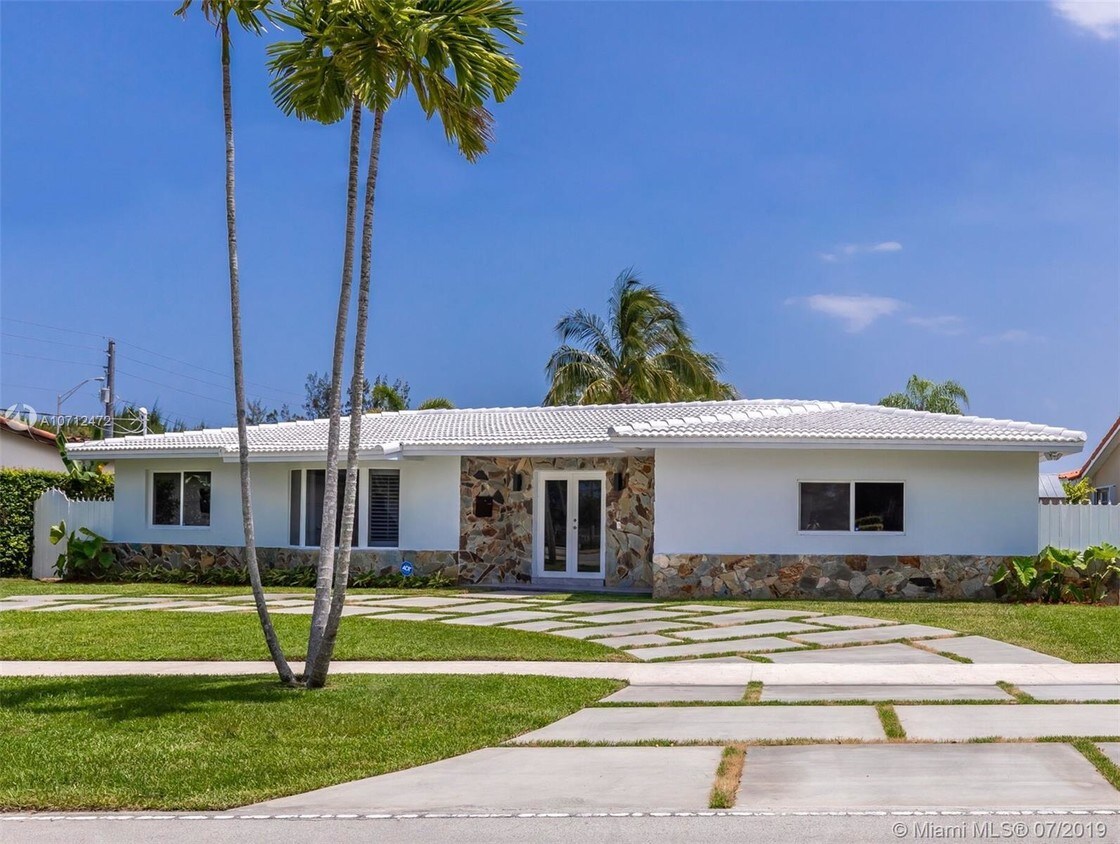 Primary Photo - 8220 SW 48th St