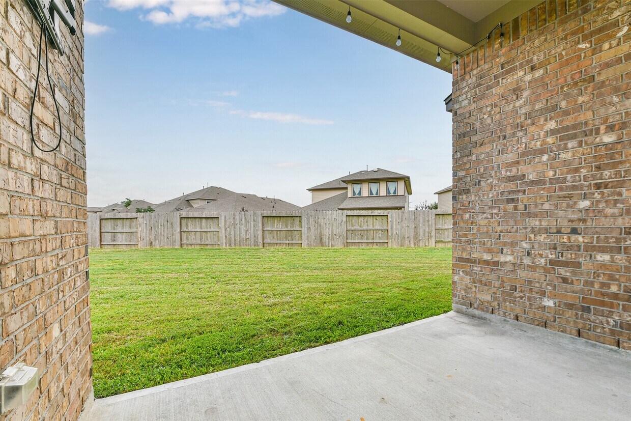 Building Photo - 12617 White Cove Dr