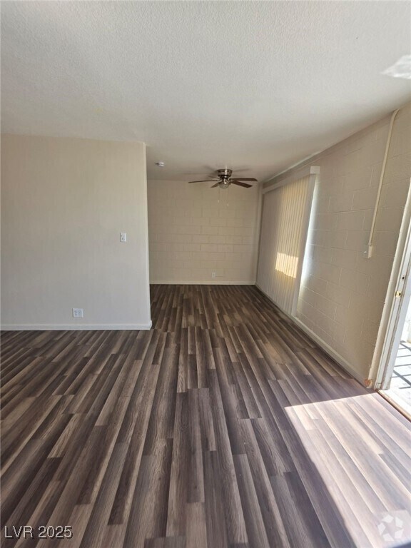 Building Photo - 2524 N McCarran St
