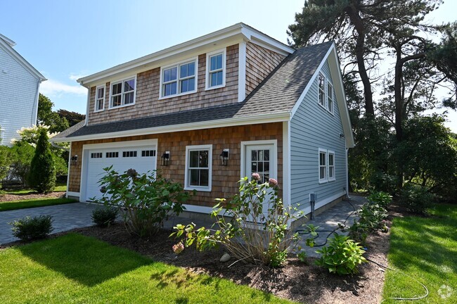 Building Photo - 5 Key Ct