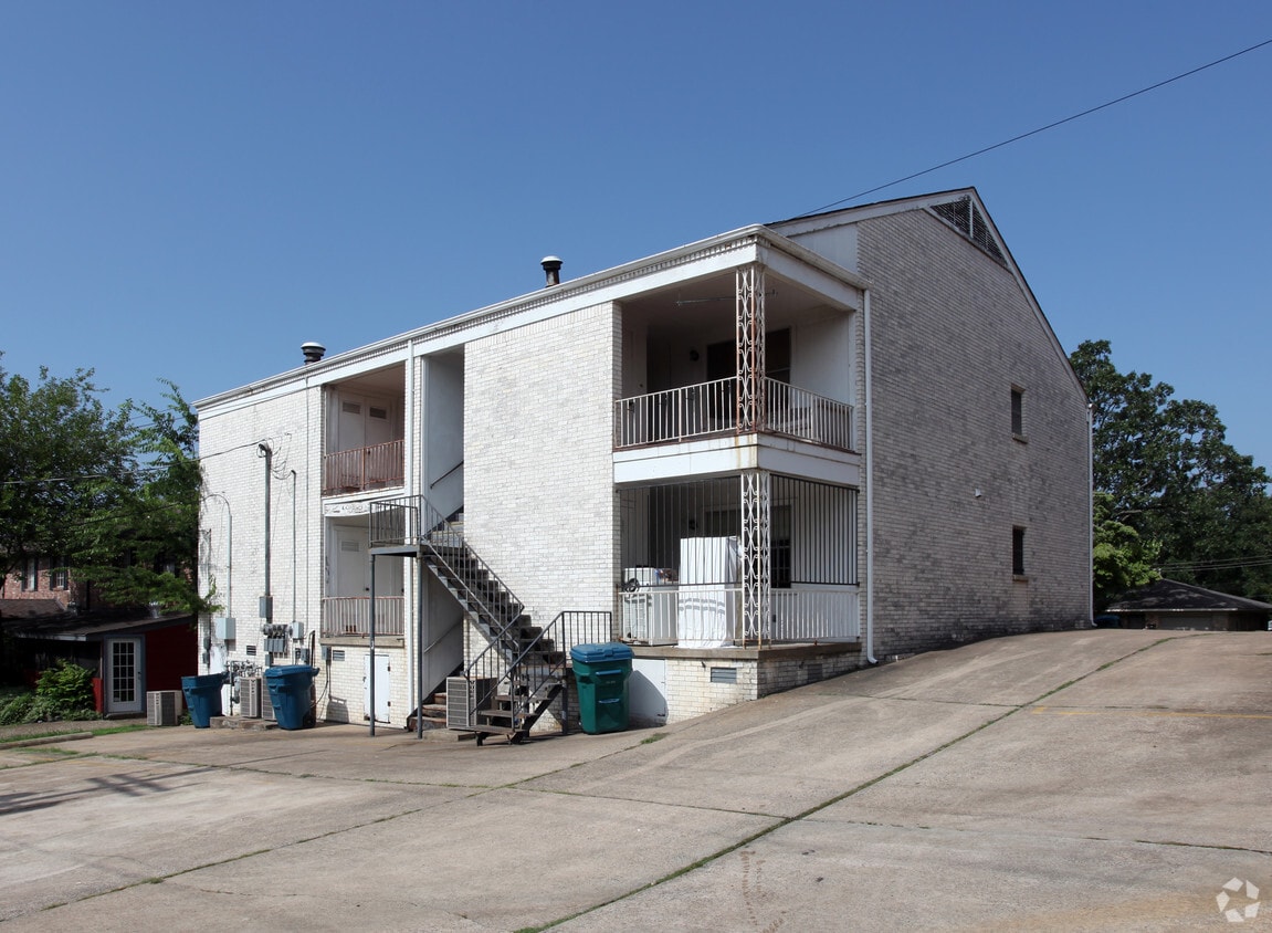 Building Photo - 511 Chickadee Dr