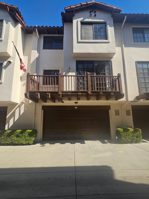 Building Photo - 501 E Bougainvillea Ln