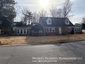 Building Photo - 1250 Moffett Terrace