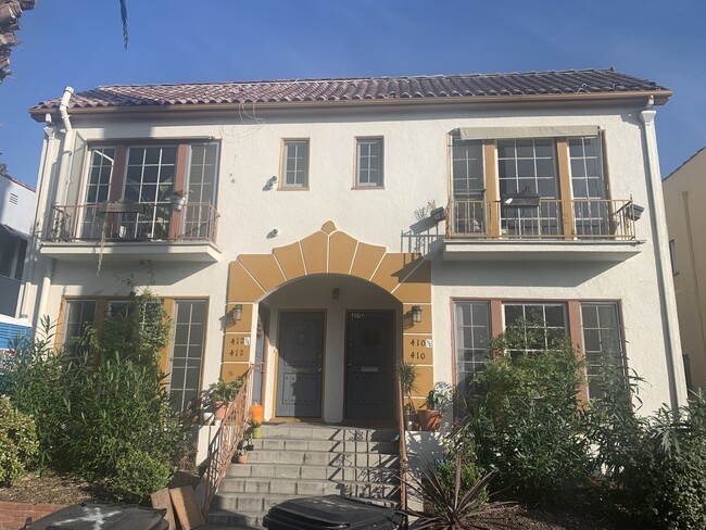 FRONT OF BUILDING - 410 N Orange Grove Ave