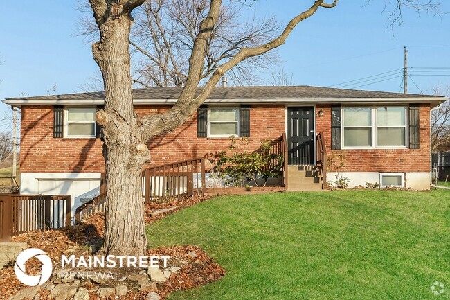 Building Photo - 4037 N Spruce Ave
