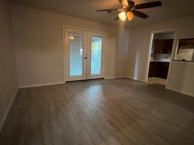 Foto del edificio - 5310 Grace Point Ln