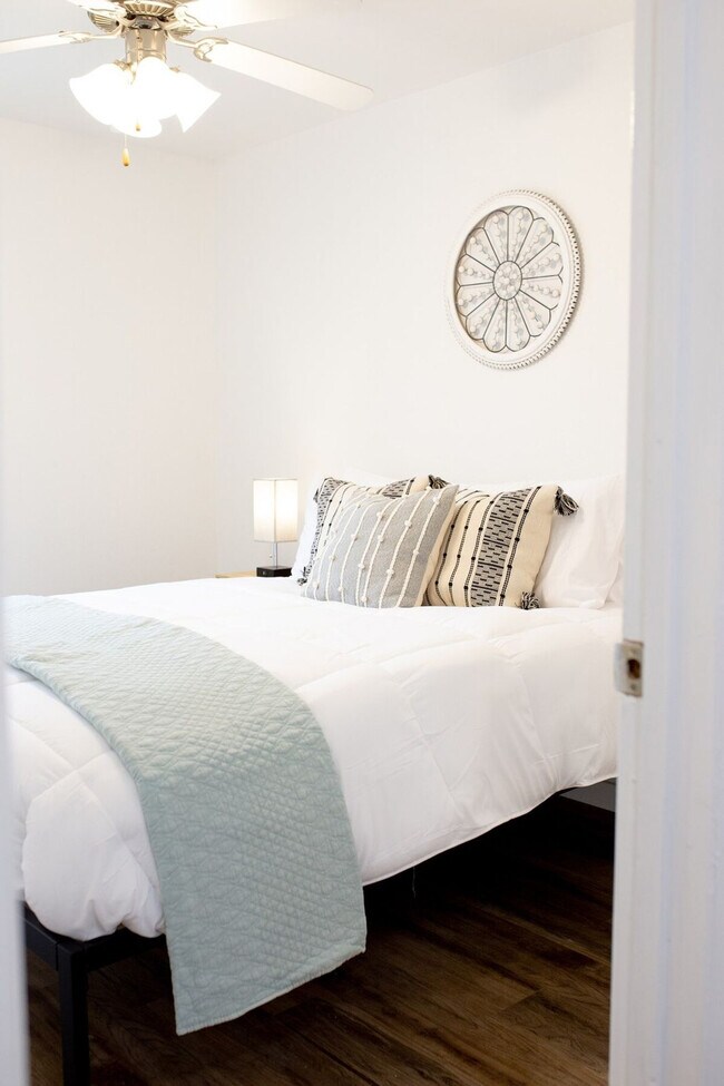 Foto del edificio - 619 Jack Stephens Dr