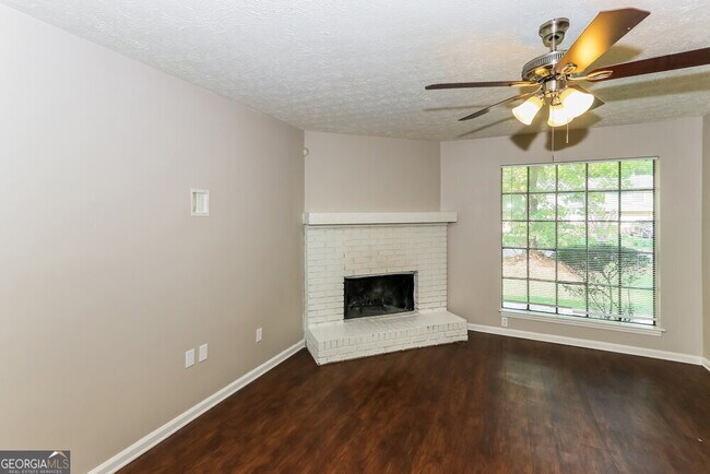 Foto del edificio - 8912 Saddlewood Dr