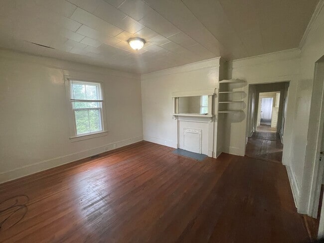 Building Photo - 3 bedroom 1 bathroom house in Shelby