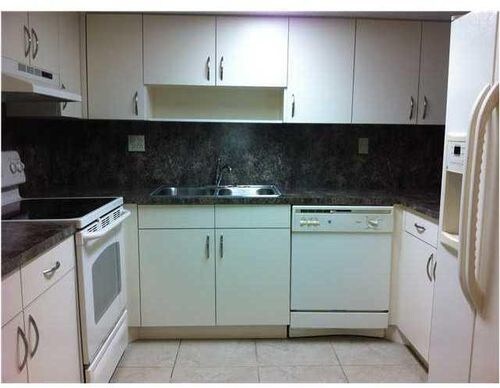 Foto del edificio - 329 Gulfstream Rd