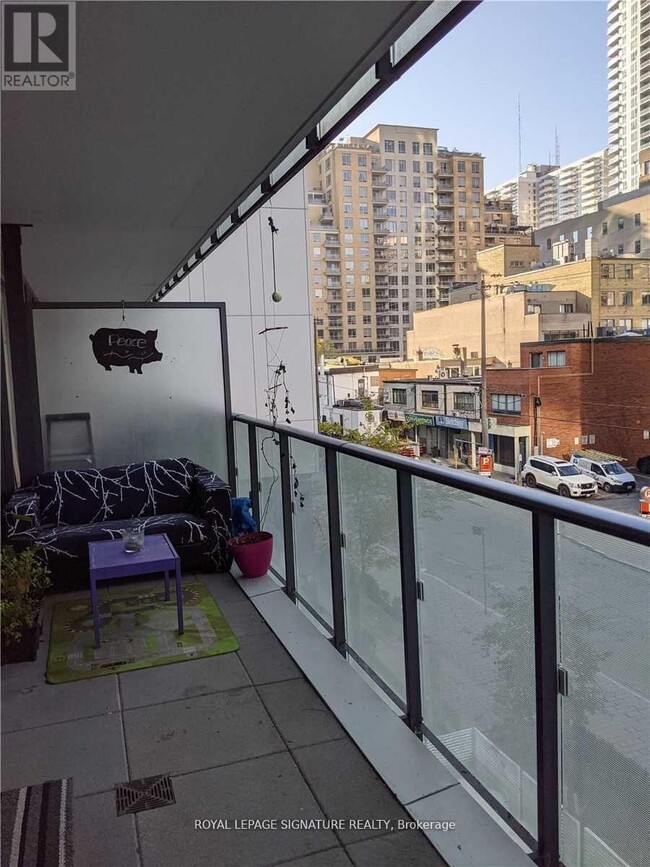 Building Photo - 185 Roehampton Ave