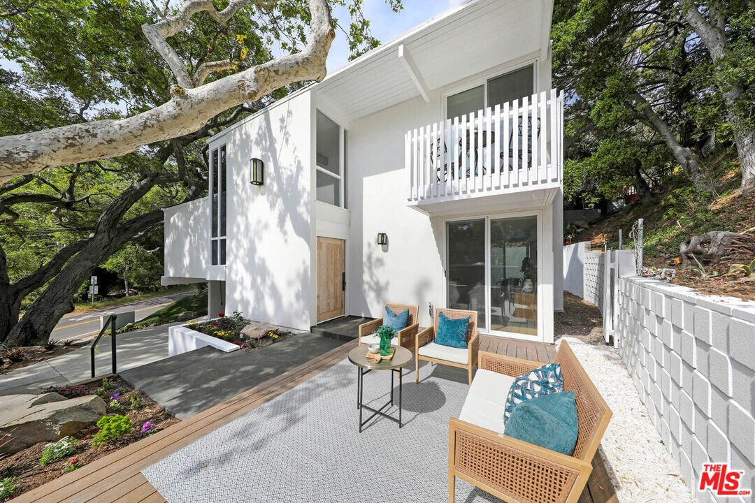 3570 Las Flores Canyon Rd, Malibu, CA 90265 House for Rent in Malibu