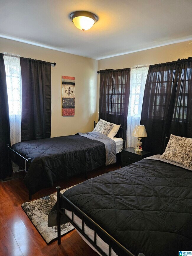 Foto del edificio - 128 Thomas Cir