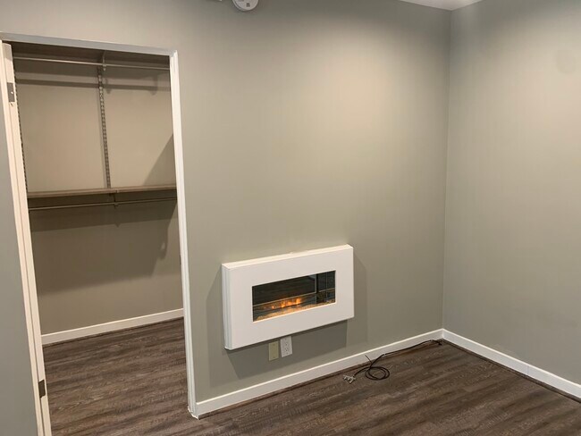 Foto del edificio - 7307 Willoughby Ave