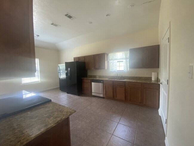 Foto del edificio - 194 Small Oaks Rd