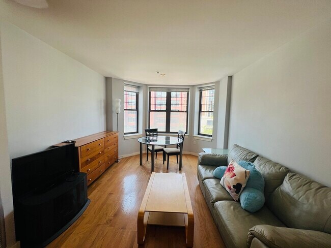 Foto del edificio - 534 Commonwealth Ave