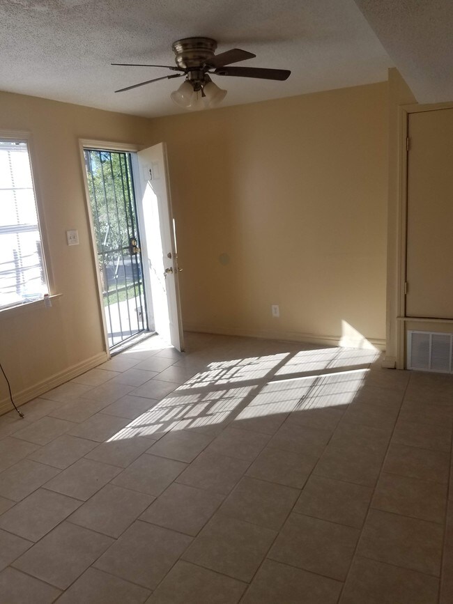 Foto del edificio - 574 N 4th St