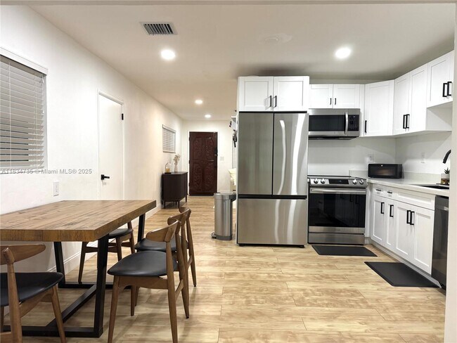 Foto del edificio - 3820 NW 5th St