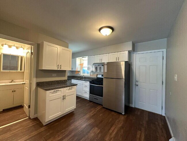 Foto del edificio - 3010-3012 Willowcreek Rd