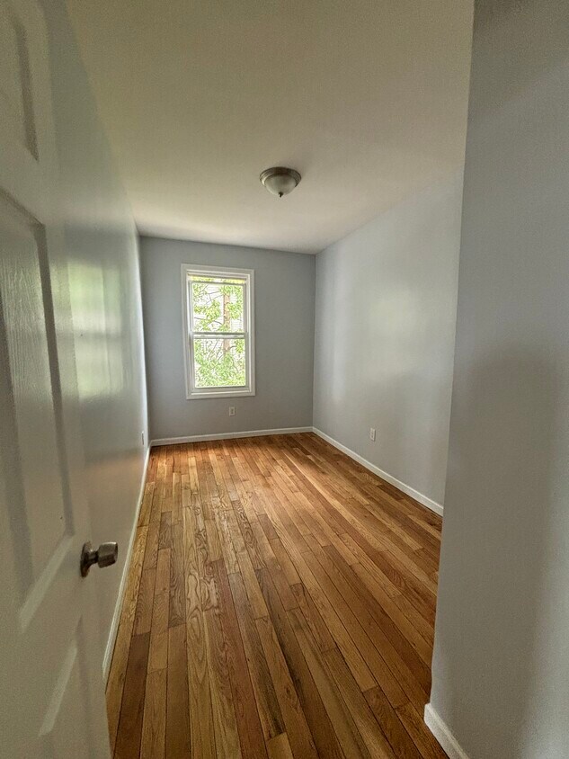 Primary Photo - 106 Williams Ave