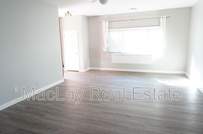 Foto del edificio - 826 W Harvest Rd