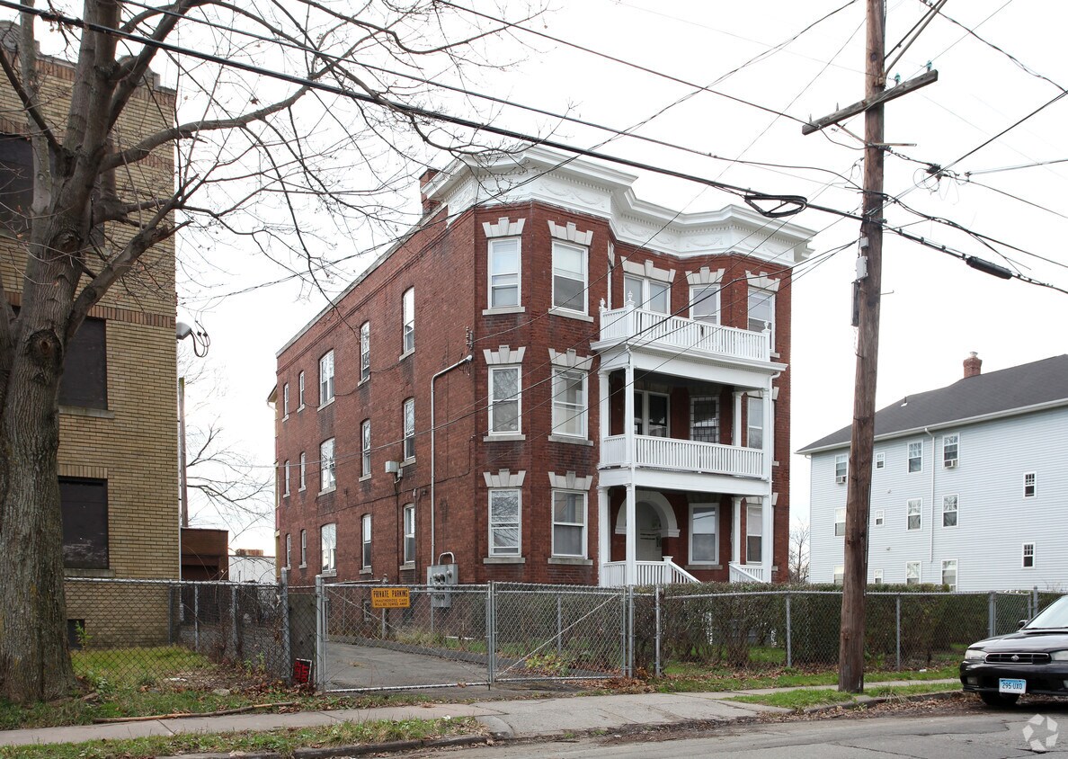 Building Photo - 19 Cleveland Ave