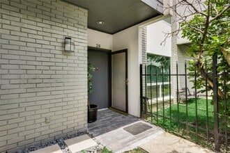 Building Photo - 1300 Augusta Dr
