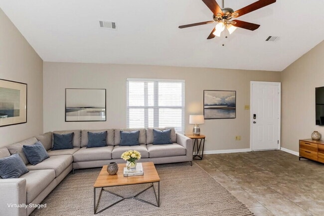 Building Photo - 5305 Oak Court Cove N