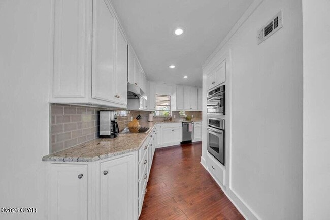 Building Photo - 628 Amberjack Dr
