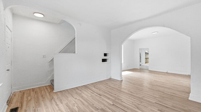 Building Photo - 1221 Wefel St