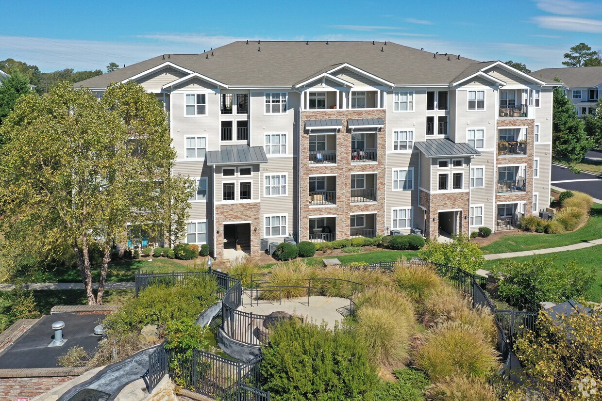 Windsor Upon Stonecrest Apartments in Burlington, NC