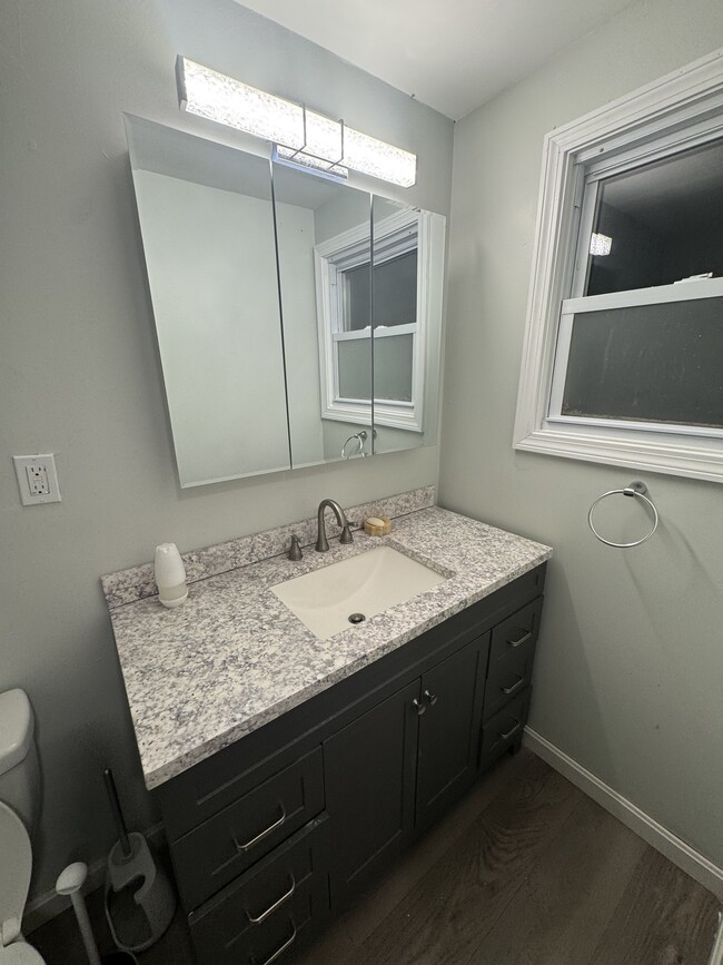 Foto del edificio - 8 Rustlewood Dr