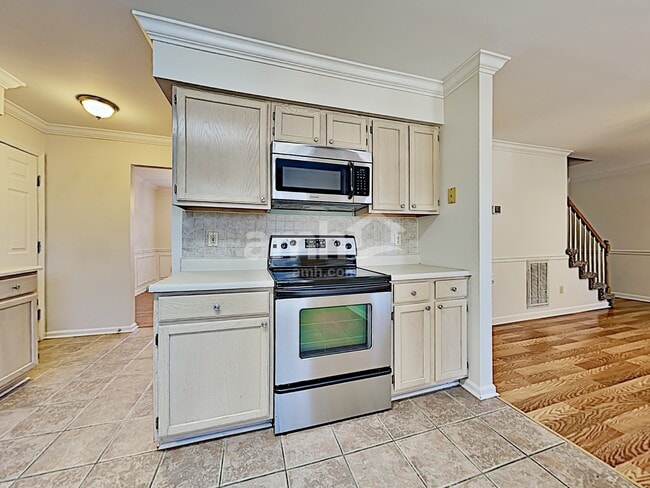 Building Photo - 10225 Highgate Cir