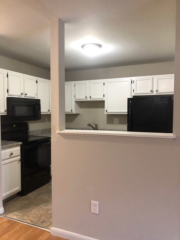 Building Photo - 2205 Cromwell Hills Dr