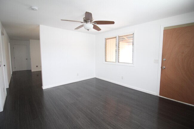 Building Photo - 906 Kilani Ave