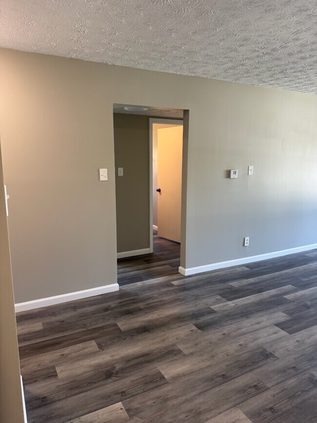 Building Photo - 733 Hill Rise Ct