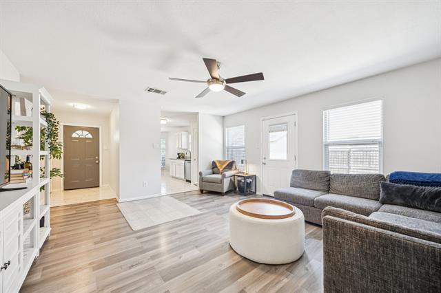 Foto del edificio - 3810 Wolf Creek Ln