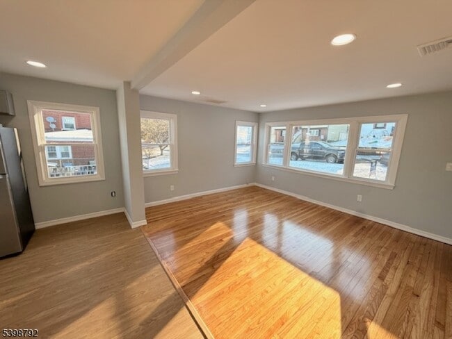 Foto del edificio - 83 Academy St