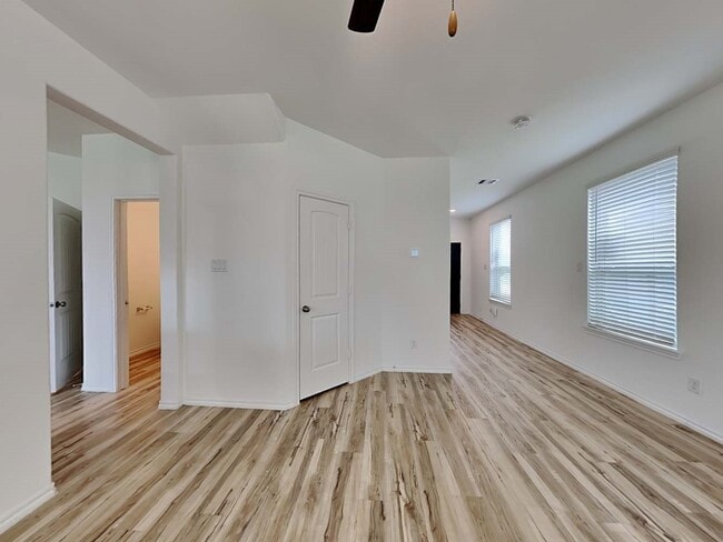 Building Photo - 23839 Via Camino Ln