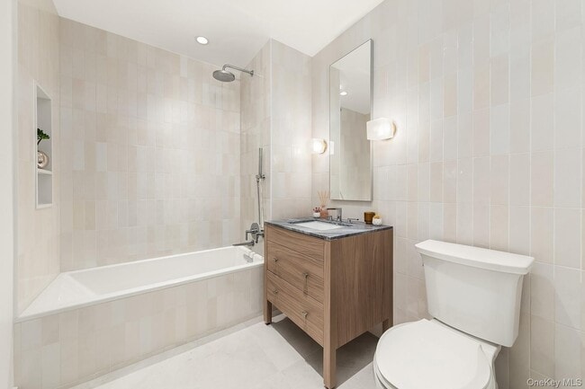 Foto del edificio - 30-55 Vernon Blvd