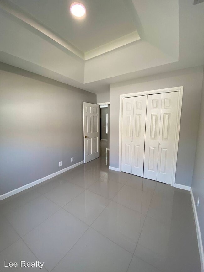 Building Photo - 2 br, 2 bath House - 7110 N. 11th Lane Uni...