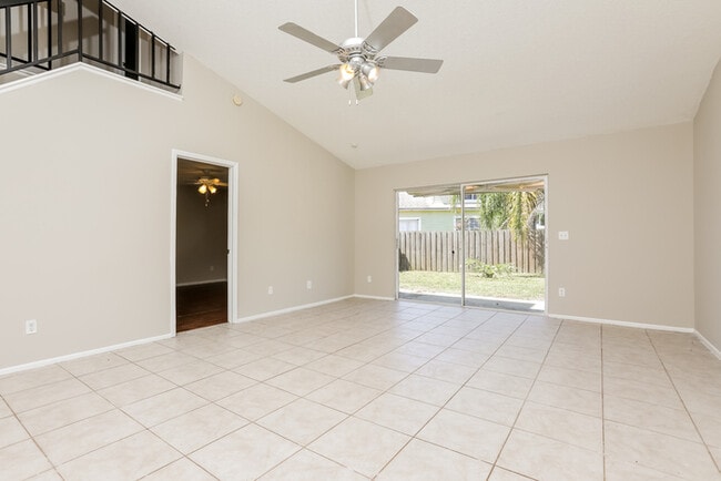 Building Photo - 1685 Torrington Cir